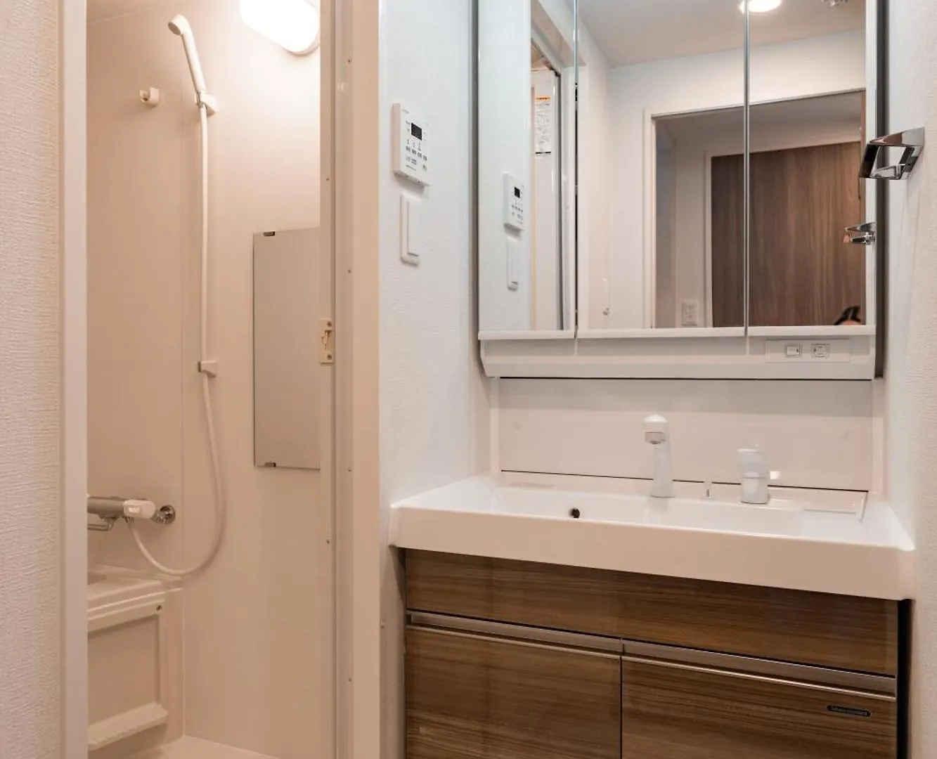 Apartment Hotel 11 Shinsaibashi 3 오사카 0*,  일본